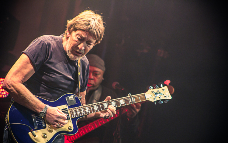 Visszatér Budapestre Chris Rea