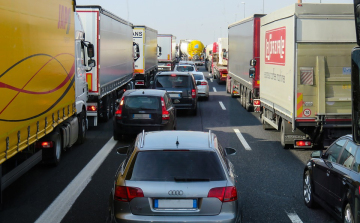 Hétvégétől kezdődik a nyári kamionstop