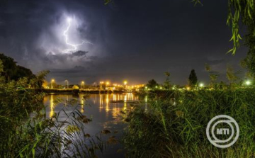 Változékony, záporos-zivataros idővel indul a nyár