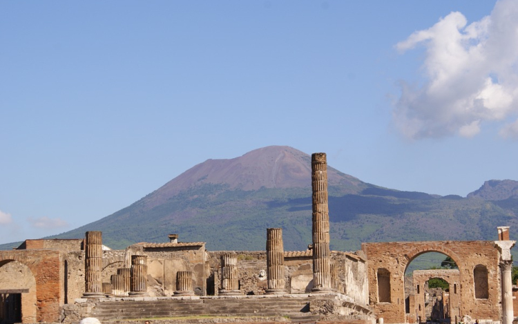 Tizenöt év balszerencse után küldött vissza néhány ellopott régészeti kincset Pompejibe egy turista