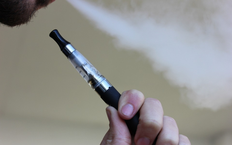 Már tucatnyi halálos áldozata van az elektromos cigaretta az Egyesült Államokban