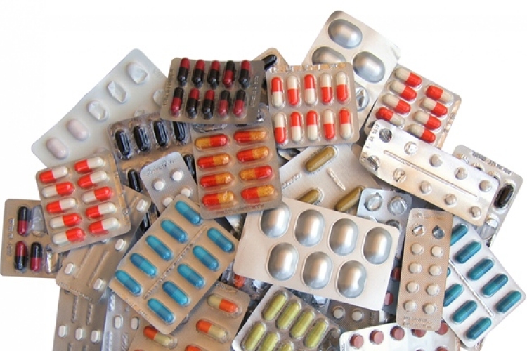 Emmi: szeptembertől újra lehet három havi gyógyszeradagot felírni