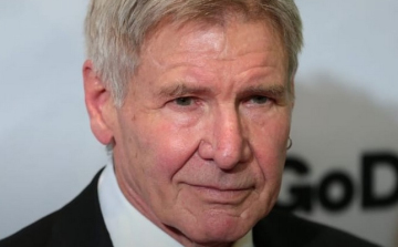 Harrison Ford köszöntött egy nyugdíjba vonuló londoni tűzoltót