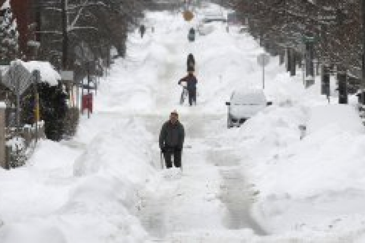 Rekordokat dönt a havazás Bostonban